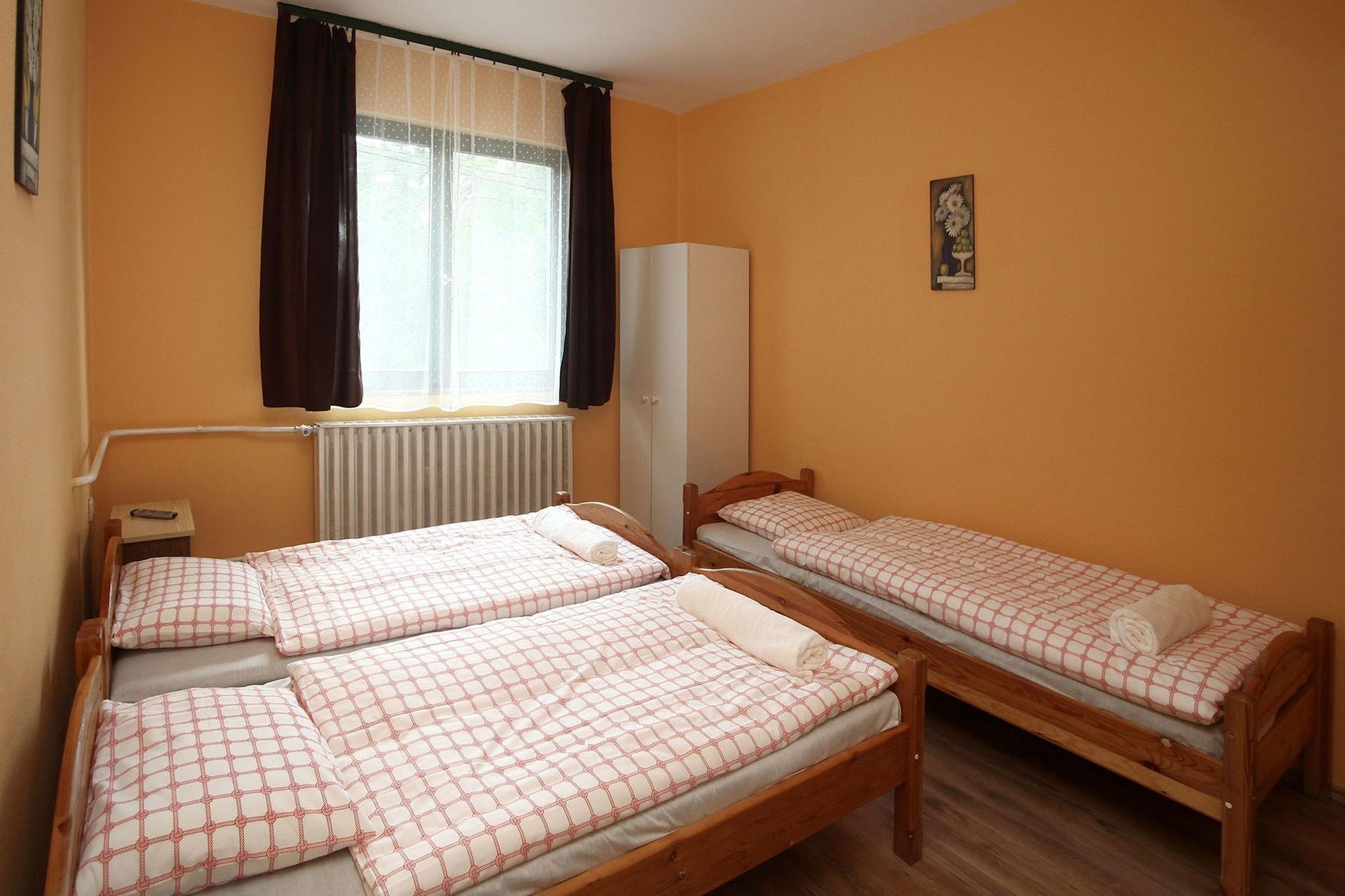 Csillagtura Panzio Bed & Breakfast Eger Luaran gambar